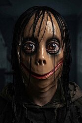Halloween Momo Maske